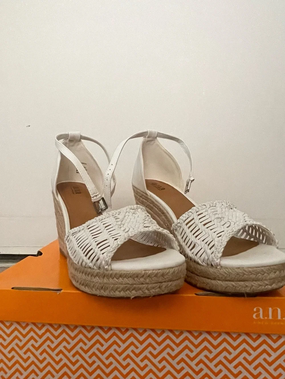 a.n.a woven upper